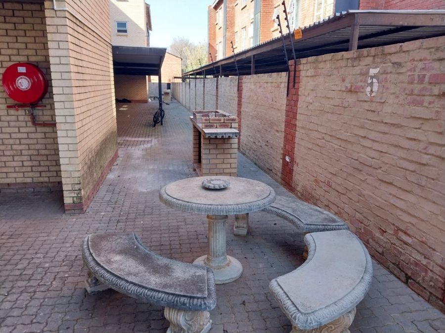 2 Bedroom Property for Sale in Bult South North West